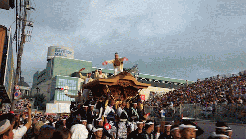 日本最大 怒涛の狂宴！ 岸和田 だんじり祭りの屋根乗り一族に密着した