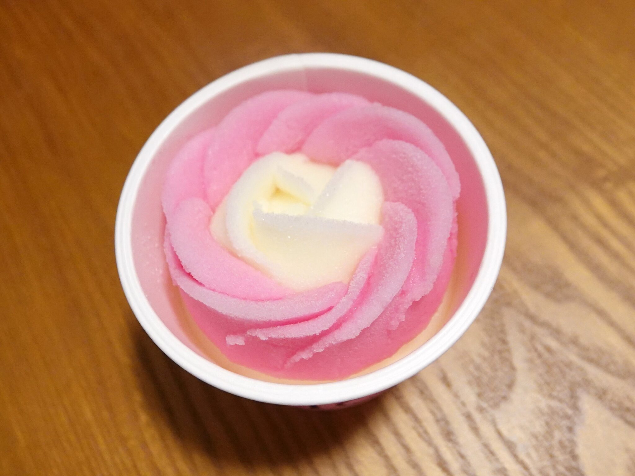 秋田のご当地アイス『ババヘラアイス』を食べてみよう | オモコロブロス!