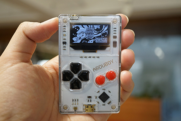 カードサイズの超小型ゲーム機 Arduboy で自作ゲームを作ろう オモコロブロス