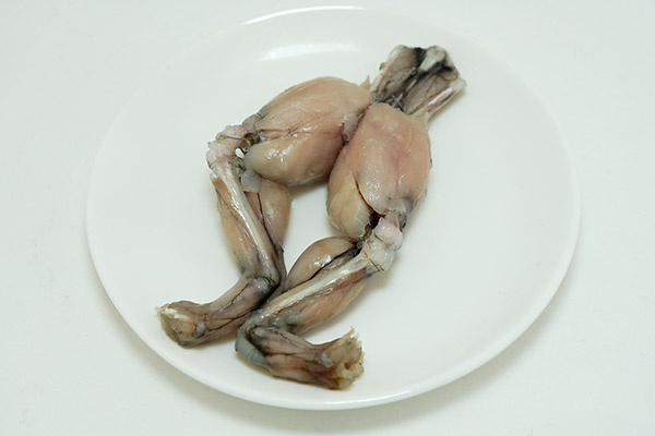 鶏肉みたいな味 の肉 4種食べ比べ ワニ カエル カンガルー ウズラ オモコロブロス